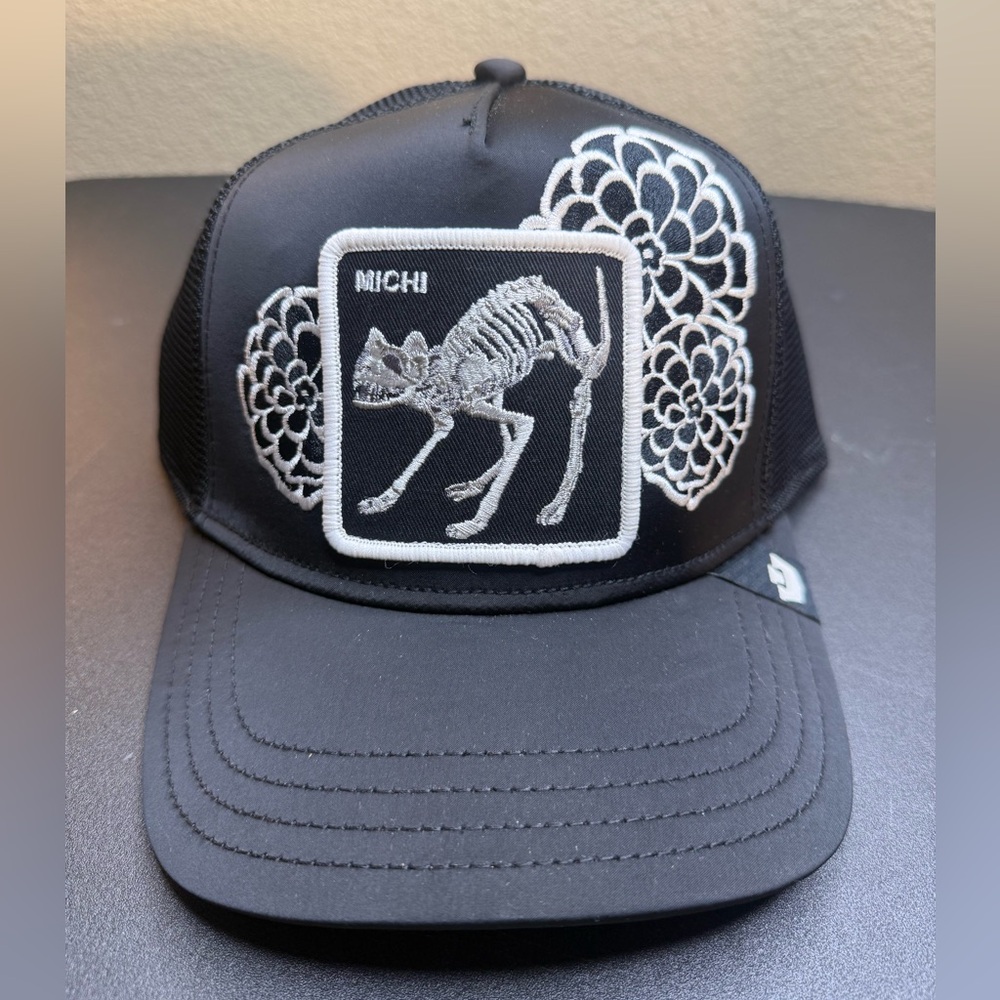 Goorin Bros. Remarkable Camel Floral Black Trucker Hat NWT Animal Farm Snapback